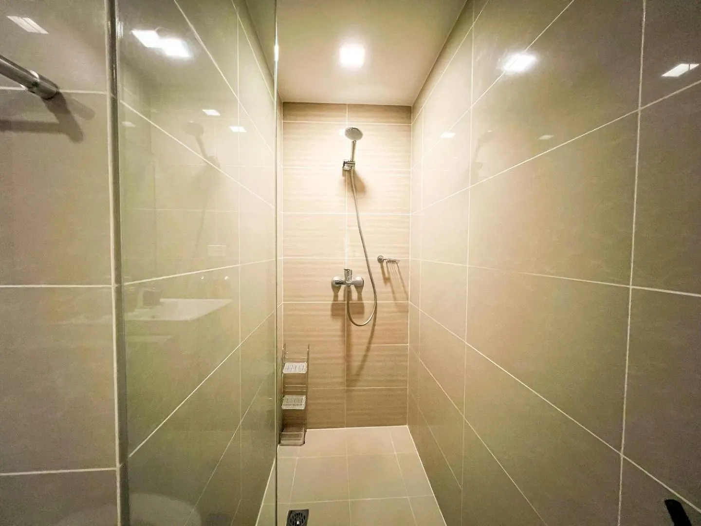 Upscale Bgc Stay Near Mitsukoshi #Upt130G Manila
