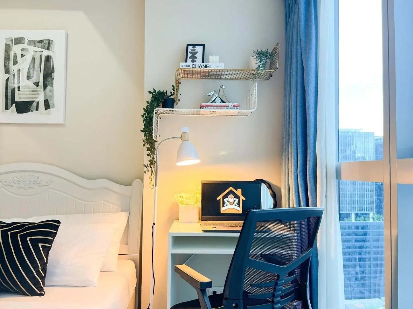 Upscale Bgc Stay Near Mitsukoshi #Upt130G Manila 0*,